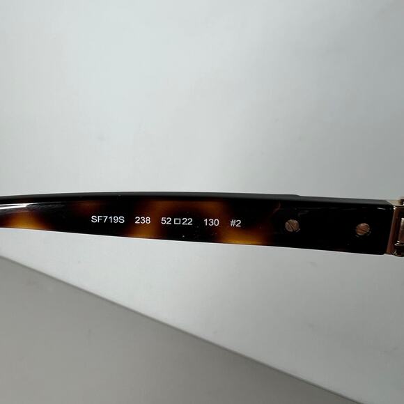 Salvatore Ferragamo Round Tortoiseshell Sungalsses